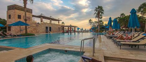 2 outdoor pools, open 7:30 AM to 8:00 PM, sun loungers
