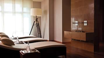 Couples treatment rooms, sauna, hot tub, steam room, Turkish bath