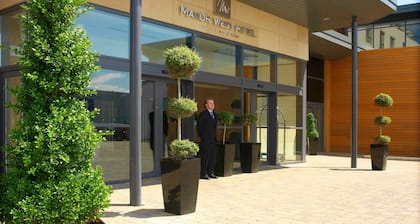 The Manor West Hotel & Leisure Club