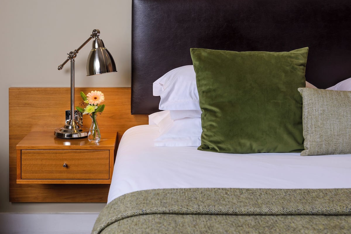 deluxe double room | in-room safe, desk, free wifi, bed sheets