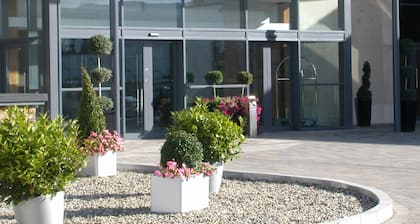 The Manor West Hotel & Leisure Club