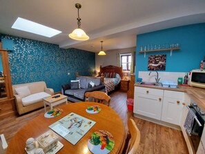 Standard Studio (Detached Annexe Pet Friendly) | Living area