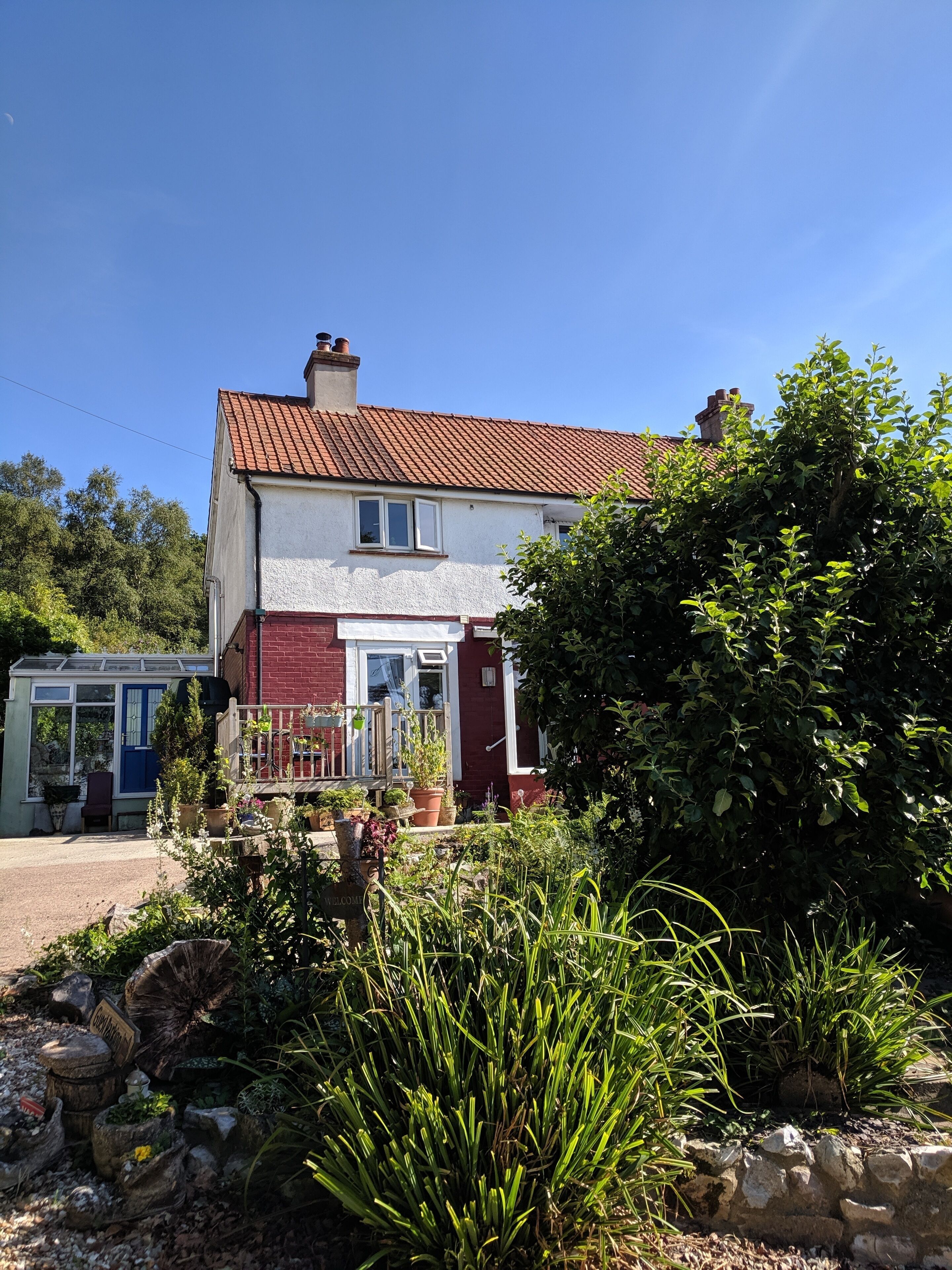 المنشأة من الخارج