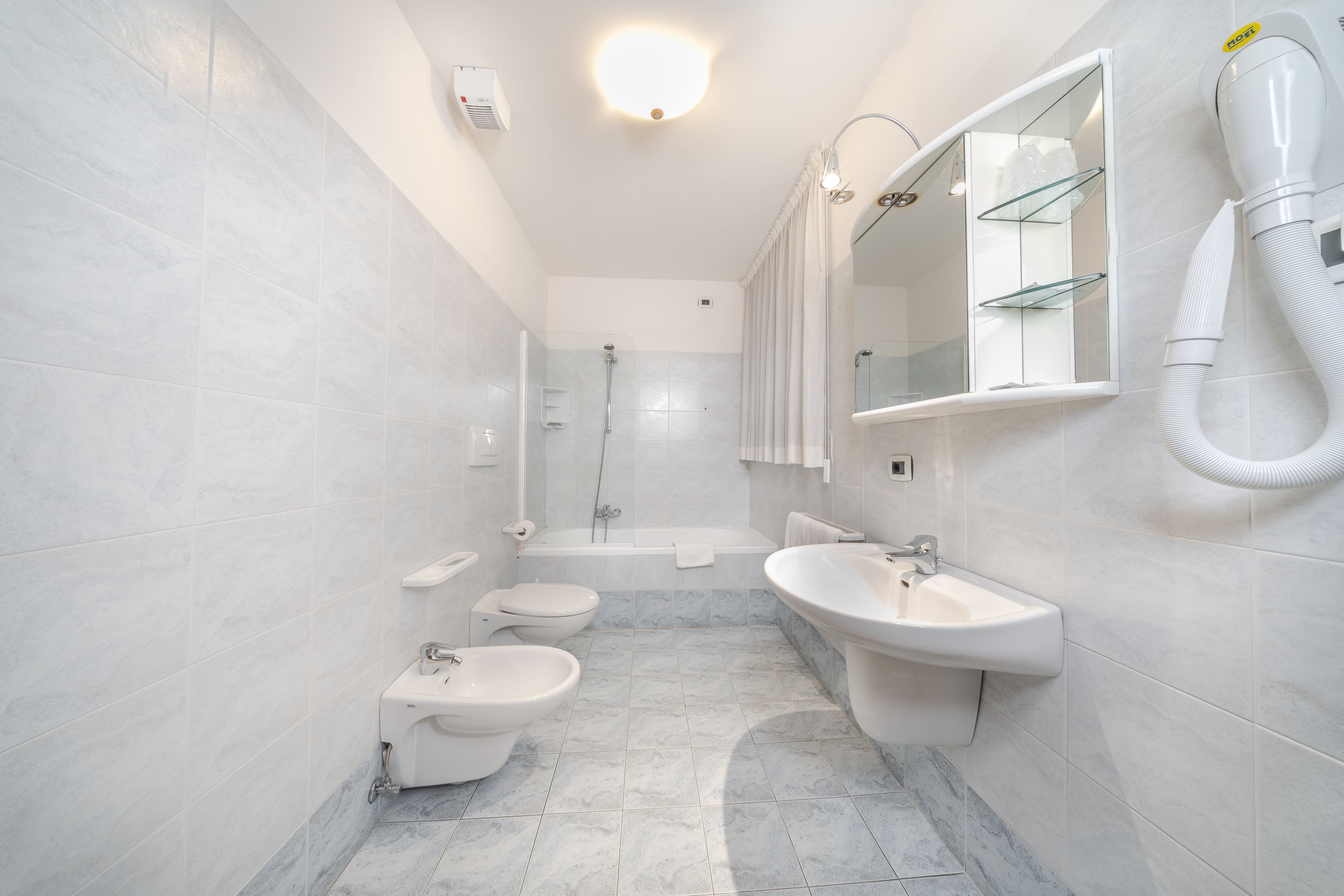 shower, free toiletries, hair dryer, bidet