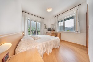 Minibar, in-room safe, desk, soundproofing