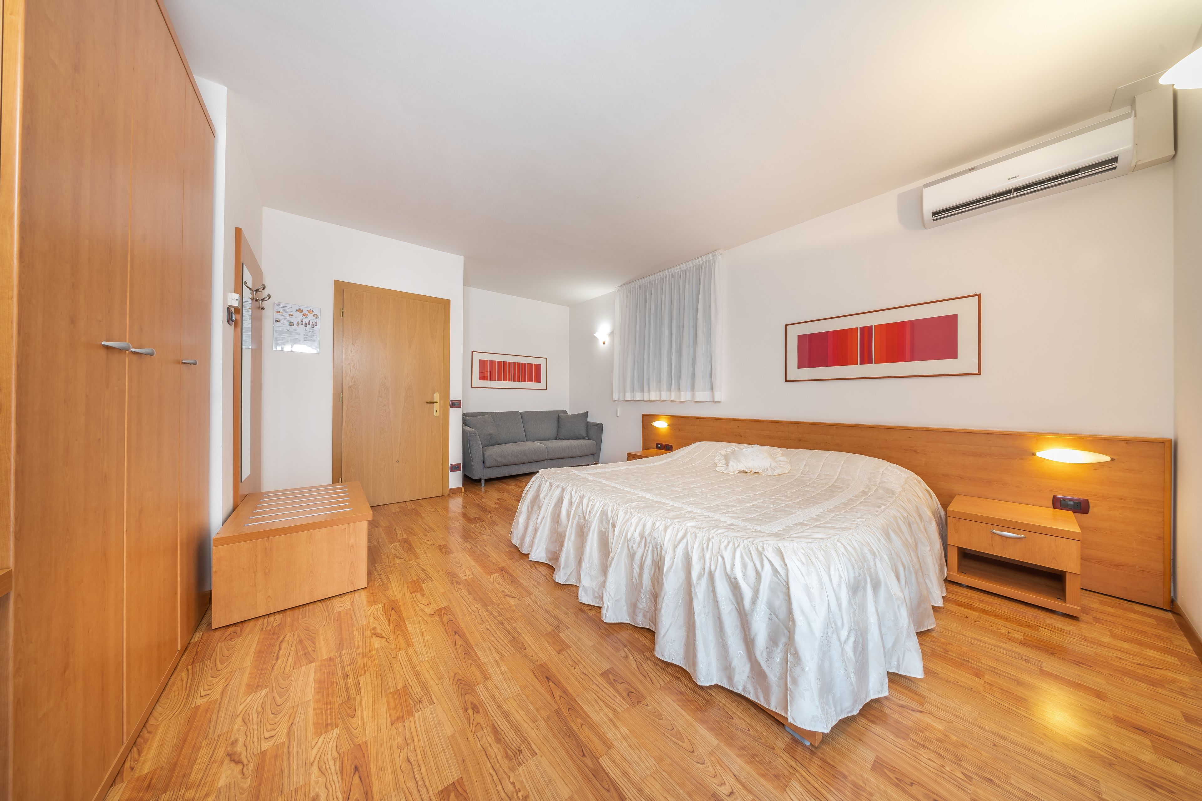 1 bedroom, minibar, in-room safe, desk