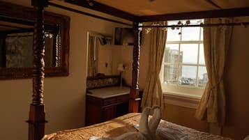 Quarto casal, vista para o mar | 1 quarto, individualmente decorados, individualmente mobiliados