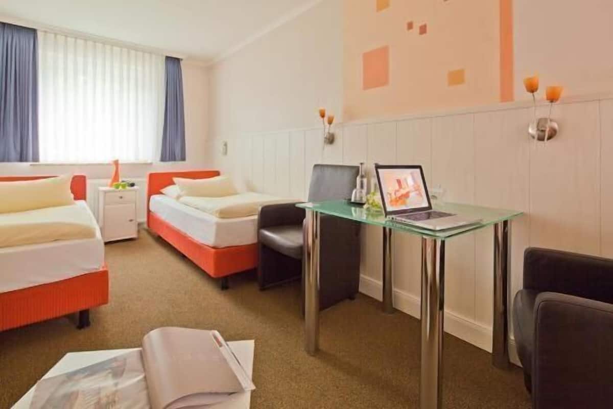 hypo-allergenic bedding, desk, soundproofing, free wifi