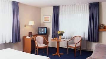 Hypo-allergenic bedding, desk, soundproofing, free WiFi