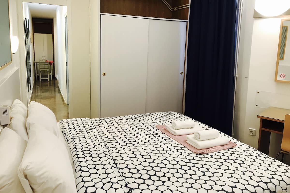 Chambre Triple Standard | Coffres-forts dans les chambres, décoration personnalisée