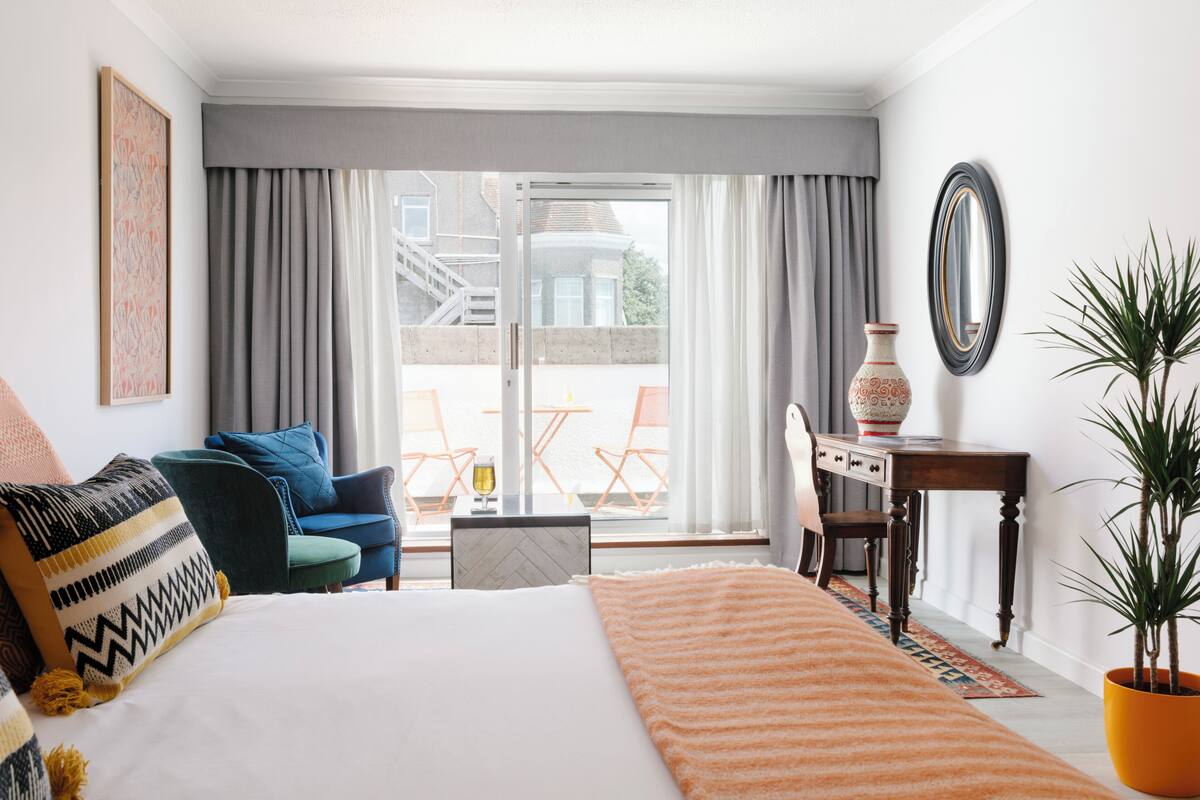 Kamer, 1 kingsize bed | Lakens van Egyptisch katoen, luxe beddengoed, een kluis op de kamer