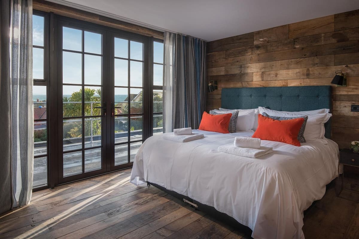 1 bedroom, egyptian cotton sheets, premium bedding, in-room safe