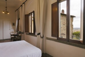 Superior Room, 1 Double Bed, City View | Premium bedding, down duvets, individually decorated - Pensione Bencistà (Fiesole)