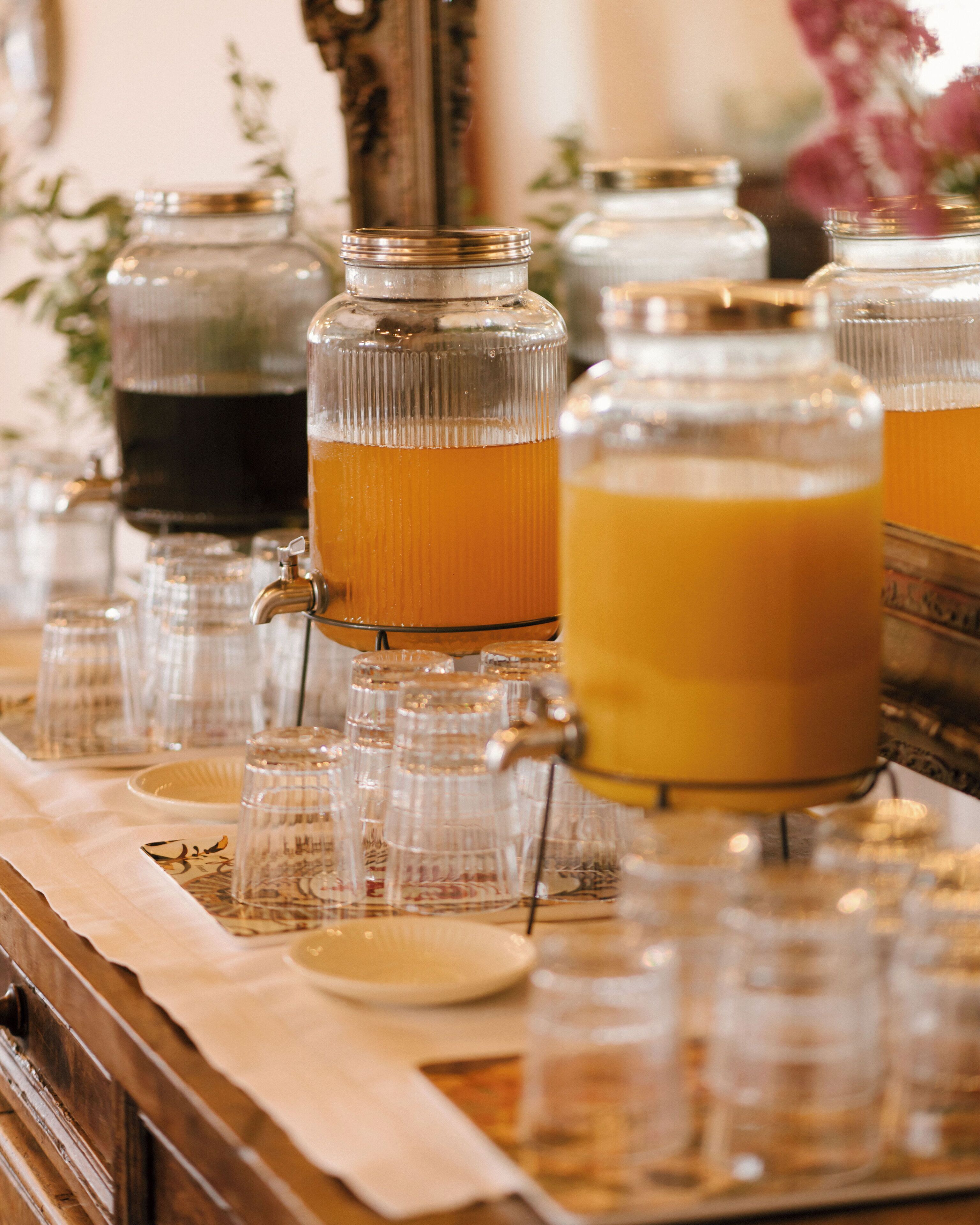 daily cooked-to-order breakfast (eur 15 per person)