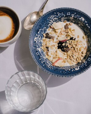 Daily cooked-to-order breakfast for a fee