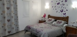 Comfort tweepersoonskamer, 1 queensize bed, uitzicht op de stad | Italiaanse Frette-lakens, luxe beddengoed