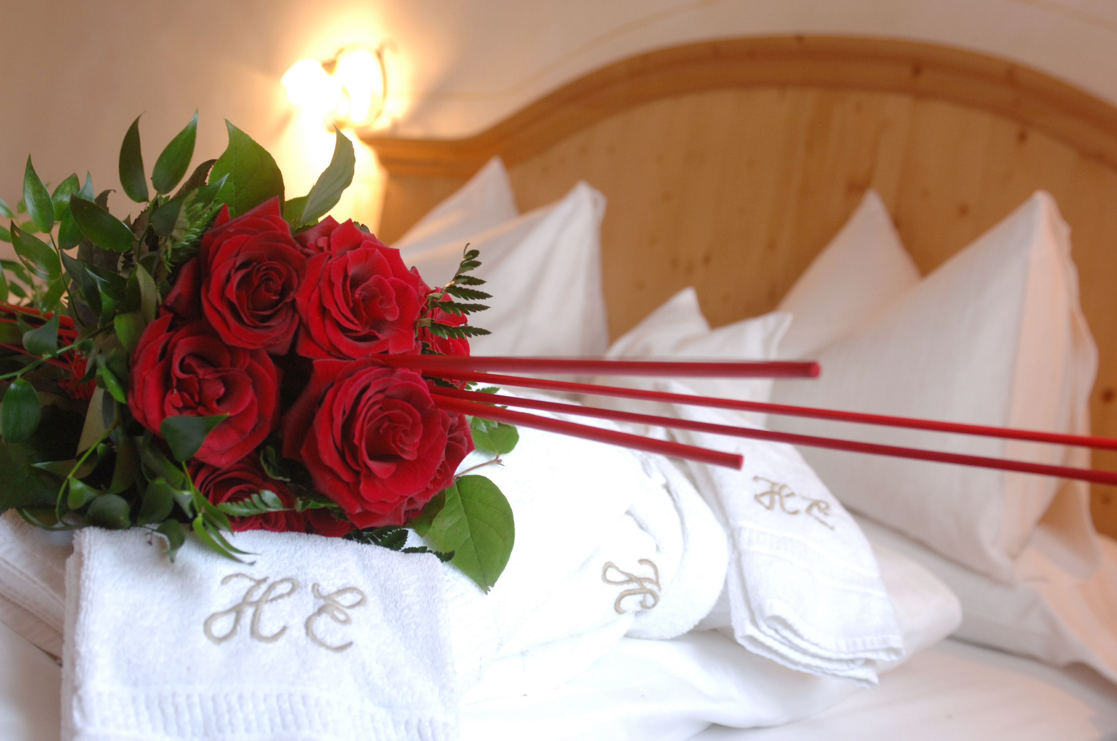 standard double or twin room | room service – dining