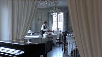 Petit déjeuner, déjeuner et dßner servis sur place