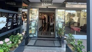 施設の正面