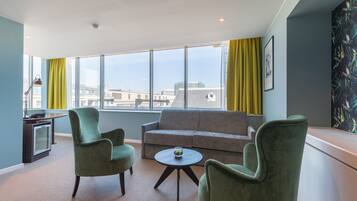 Premium-sengetøj, minibar, pengeskab på værelset, skrivebord