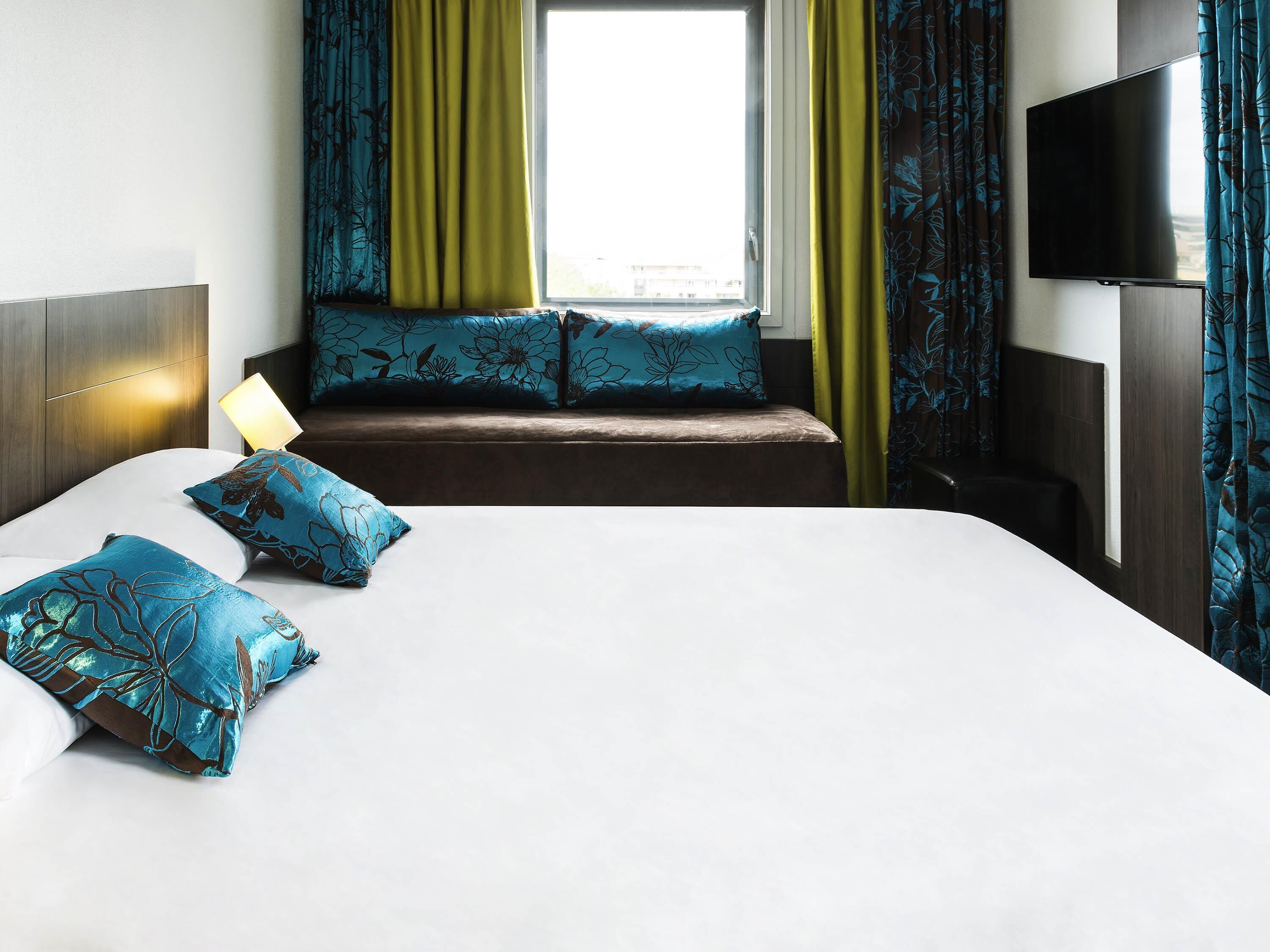 Superior Room, Multiple Beds | Premium bedding, in-room safe, desk, blackout drapes