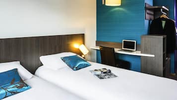 Standard Room, 2 Twin Beds | Premium bedding, in-room safe, desk, blackout drapes