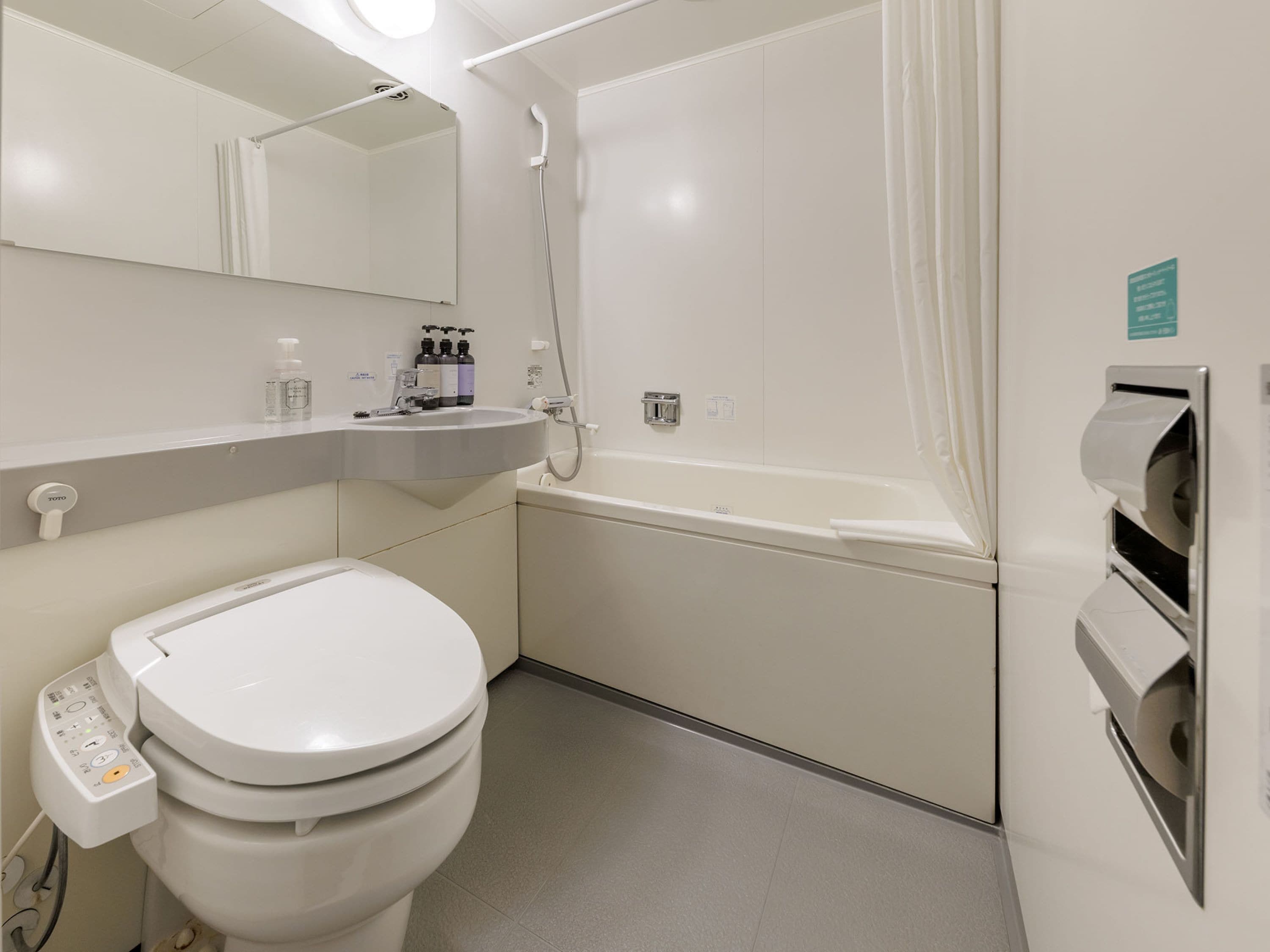 combined shower/bathtub, free toiletries, hair dryer, bathrobes