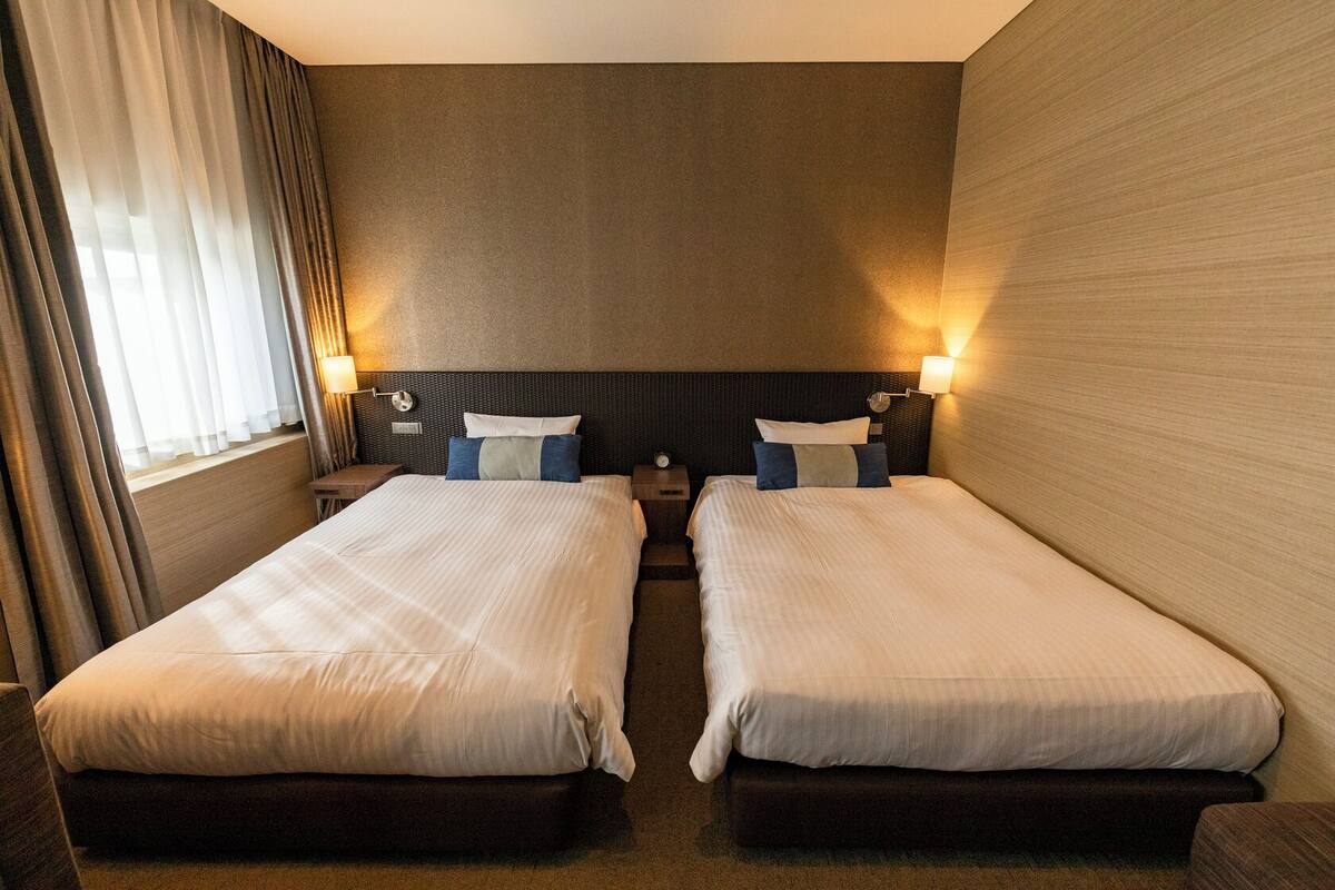 Standard Twin Room, Non Smoking (24㎡, Bed size 120cm) | Desk, WiFi (free), bed sheets