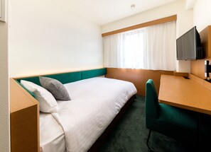 Down duvets, desk, blackout curtains, iron/ironing board - Nishitetsu Inn Nihonbashi (Tokyo)