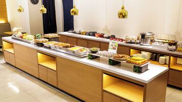 Daily buffet breakfast for a fee