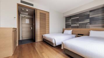 In-room safe, desk, WiFi (free), bed sheets