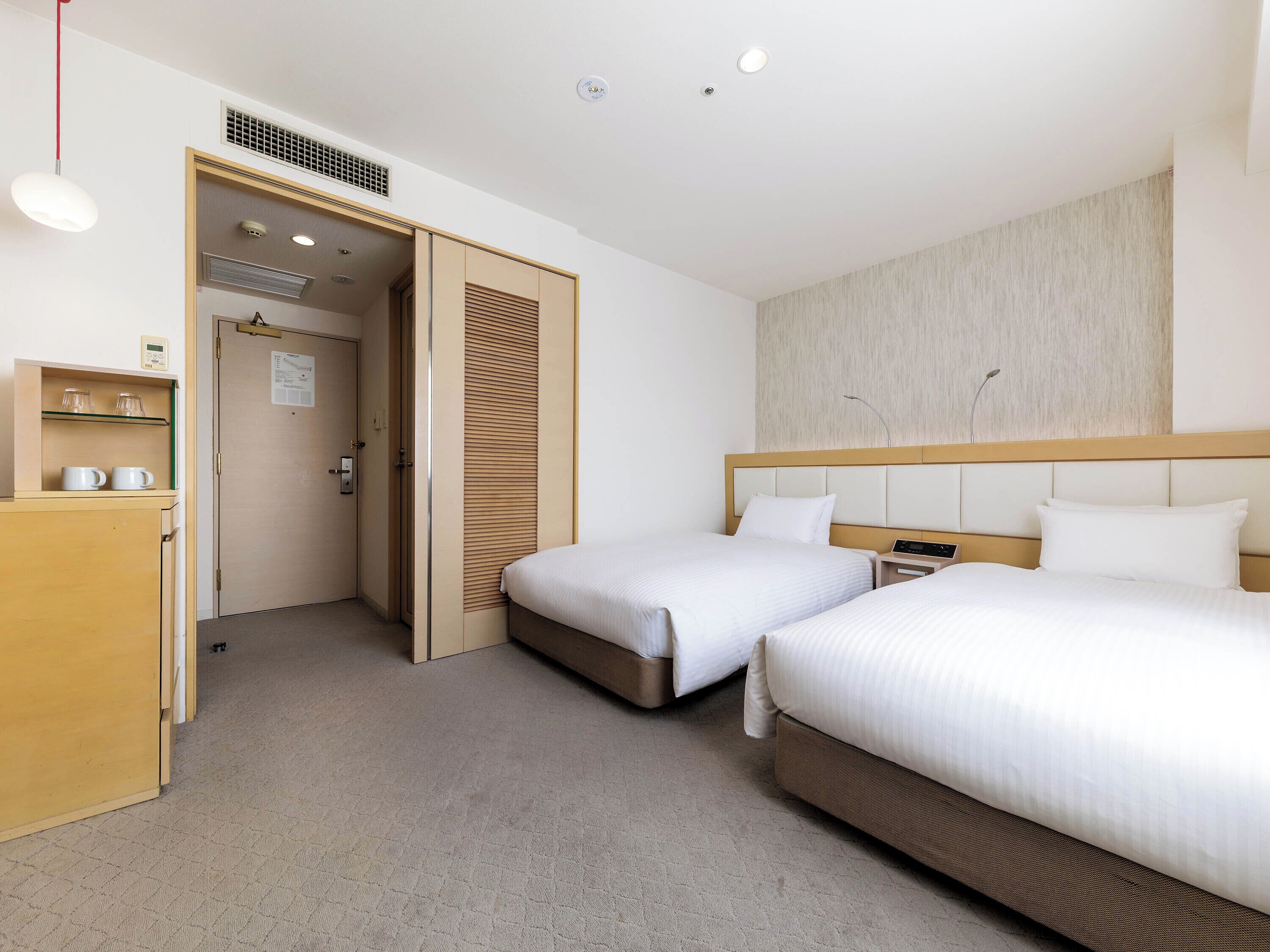 Literie de qualité supérieure, coffres-forts dans les chambres, bureau