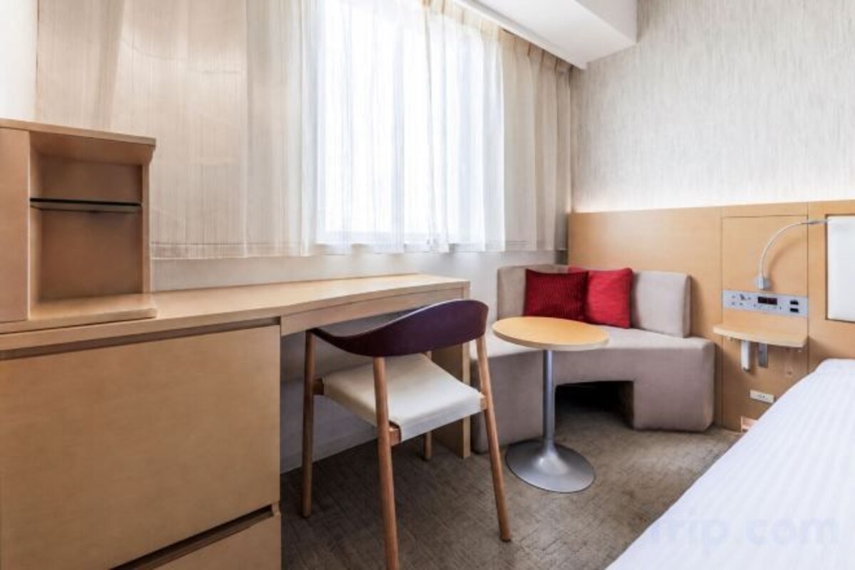 Coffres-forts dans les chambres, bureau, Wi-Fi gratuit, draps fournis