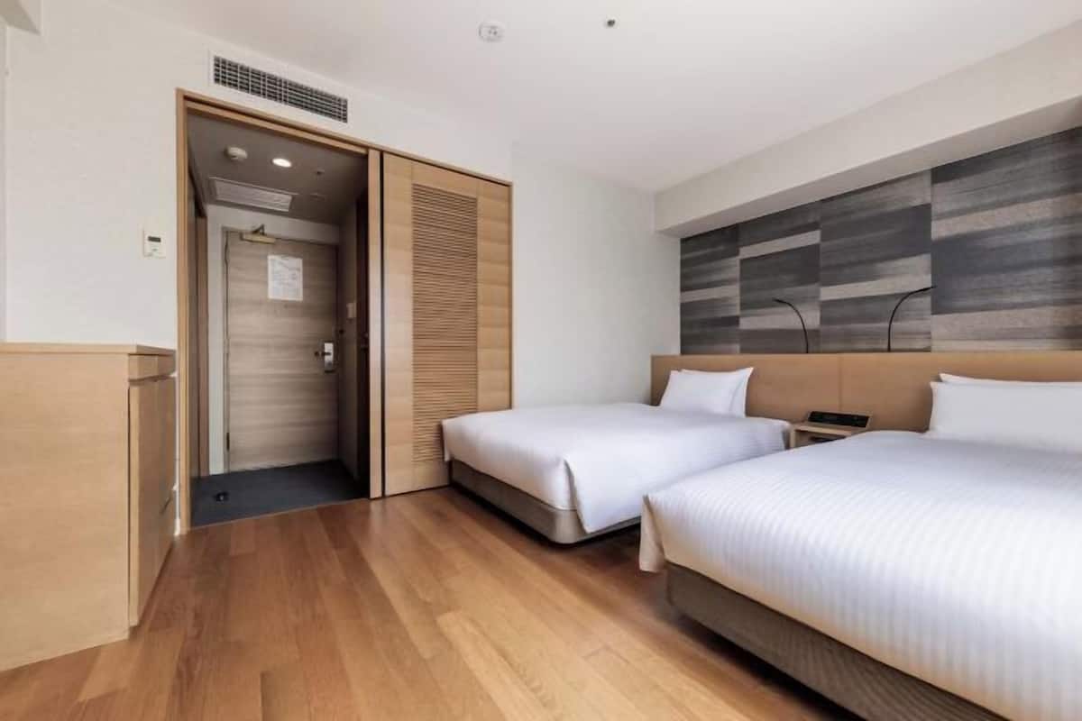 Coffres-forts dans les chambres, bureau, Wi-Fi gratuit, draps fournis