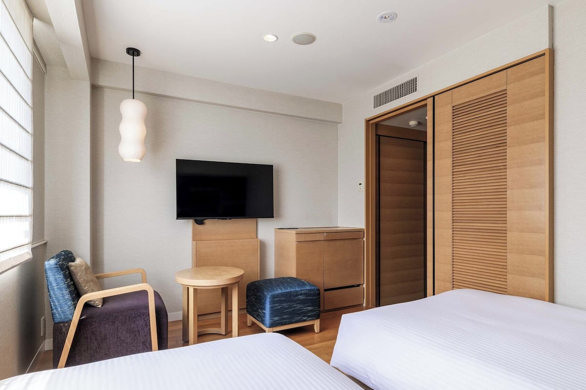 Coffres-forts dans les chambres, bureau, Wi-Fi gratuit, draps fournis