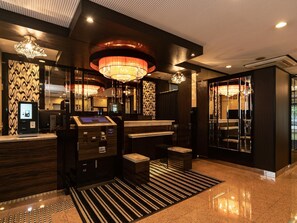 Lobby - Nishitetsu Inn Shinsaibashi (Osaka)