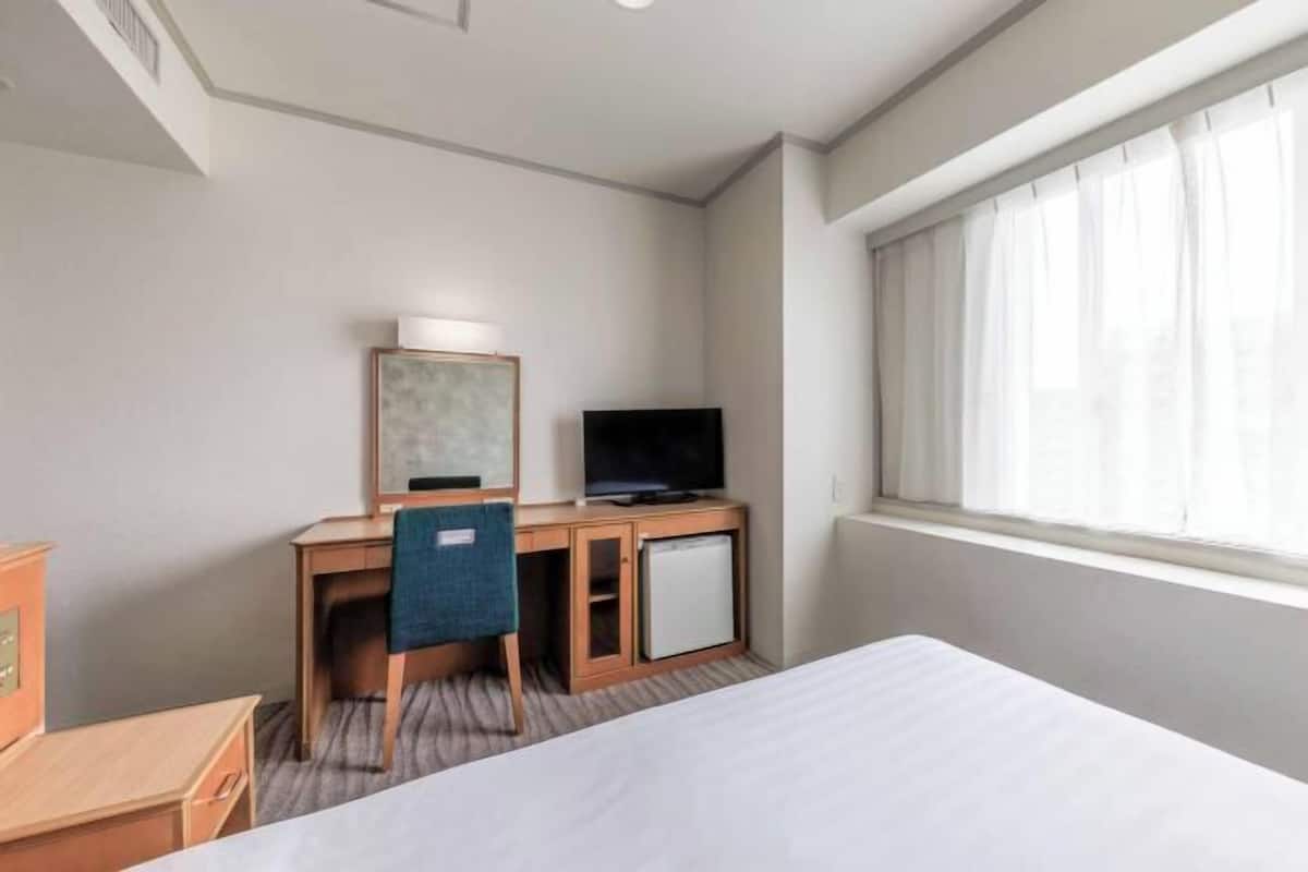 In-room safe, desk, free WiFi, bed sheets