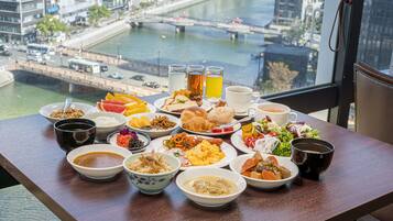 Daily cooked-to-order breakfast for a fee