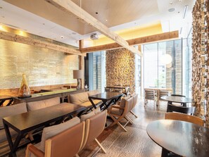 Breakfast, lunch and dinner served - Solaria Nishitetsu Hotel Ginza (Tokyo)