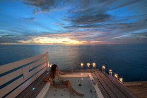 Jacuzzi Water Villa | Vue de la chambre