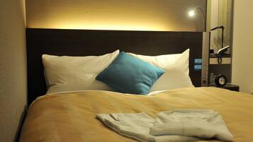 Ropa de cama de alta calidad, escritorio y cortinas blackout