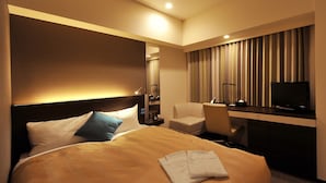 Ropa de cama de alta calidad, escritorio y cortinas blackout 