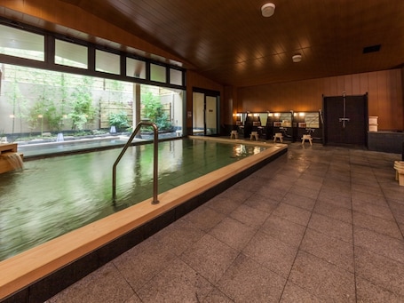 Hot springs. Nishitetsu Resort Inn Beppu