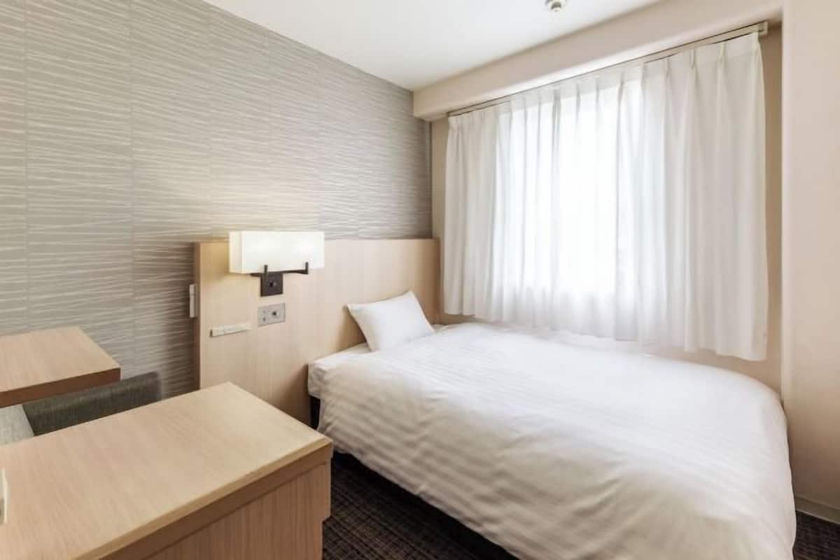 Iron/ironing board, free WiFi, wheelchair access