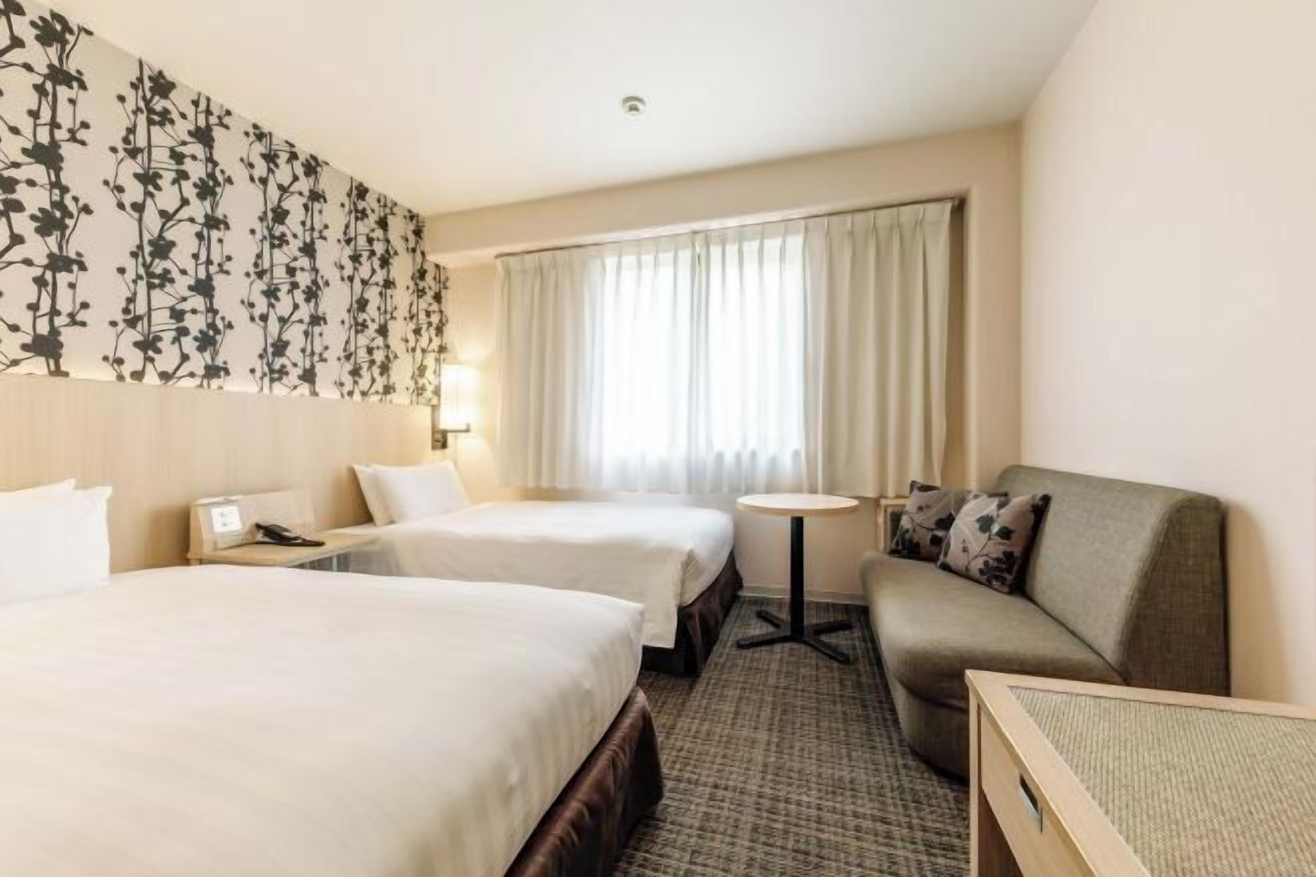 مكواة/لوح كي وو اي فاي مجانًا وتسهيلات لدخول الكراسي المتحركة