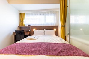 Premium bedding, desk, blackout drapes, iron/ironing board (on request) - Nishitetsu Inn Kamata (Tokyo)