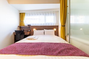 Premium bedding, desk, blackout drapes, iron/ironing board - Nishitetsu Inn Kamata (Tokyo)