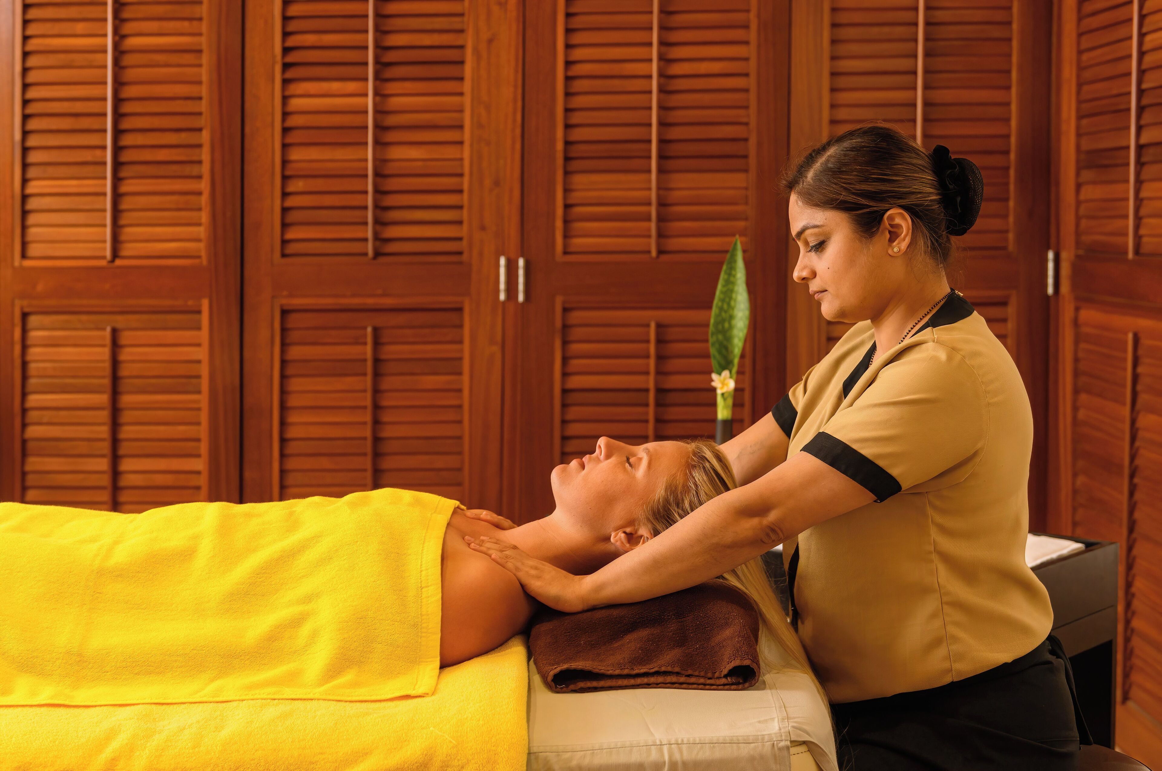 couples treatment room(s), sauna, hot tub, steam room