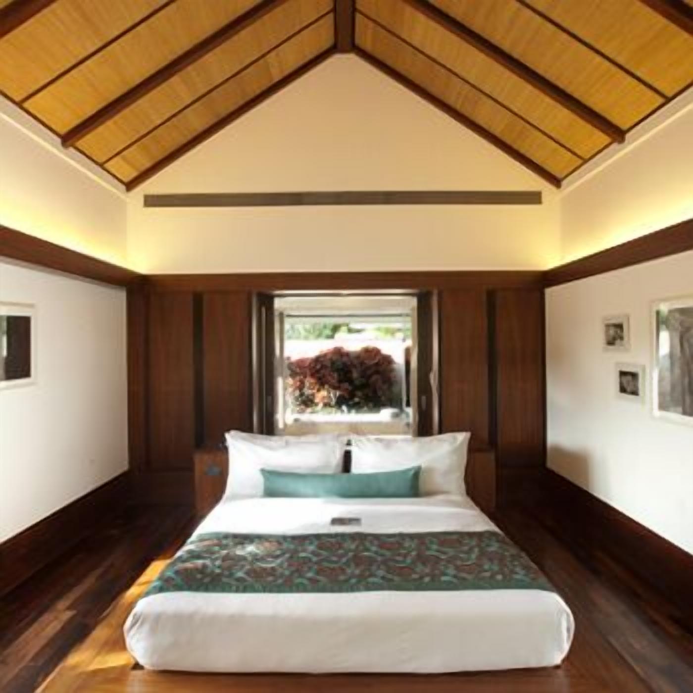 Ropa de cama de alta calidad y minibar 