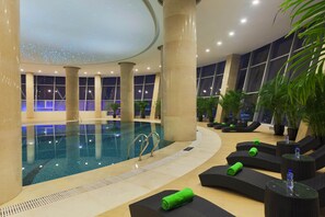 Indoor pool - Radisson Hotel Tianjin Aqua City (Tianjin)
